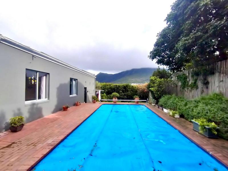 To Let 4 Bedroom Property for Rent in Hout Bay Western Cape